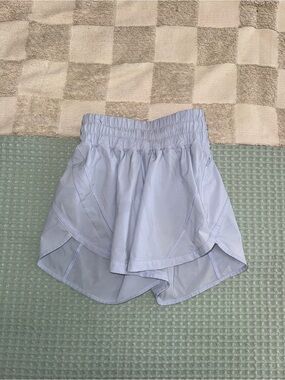 Lululemon Track That Mid-Rise Lined Short 5"
Blue Linen size 0